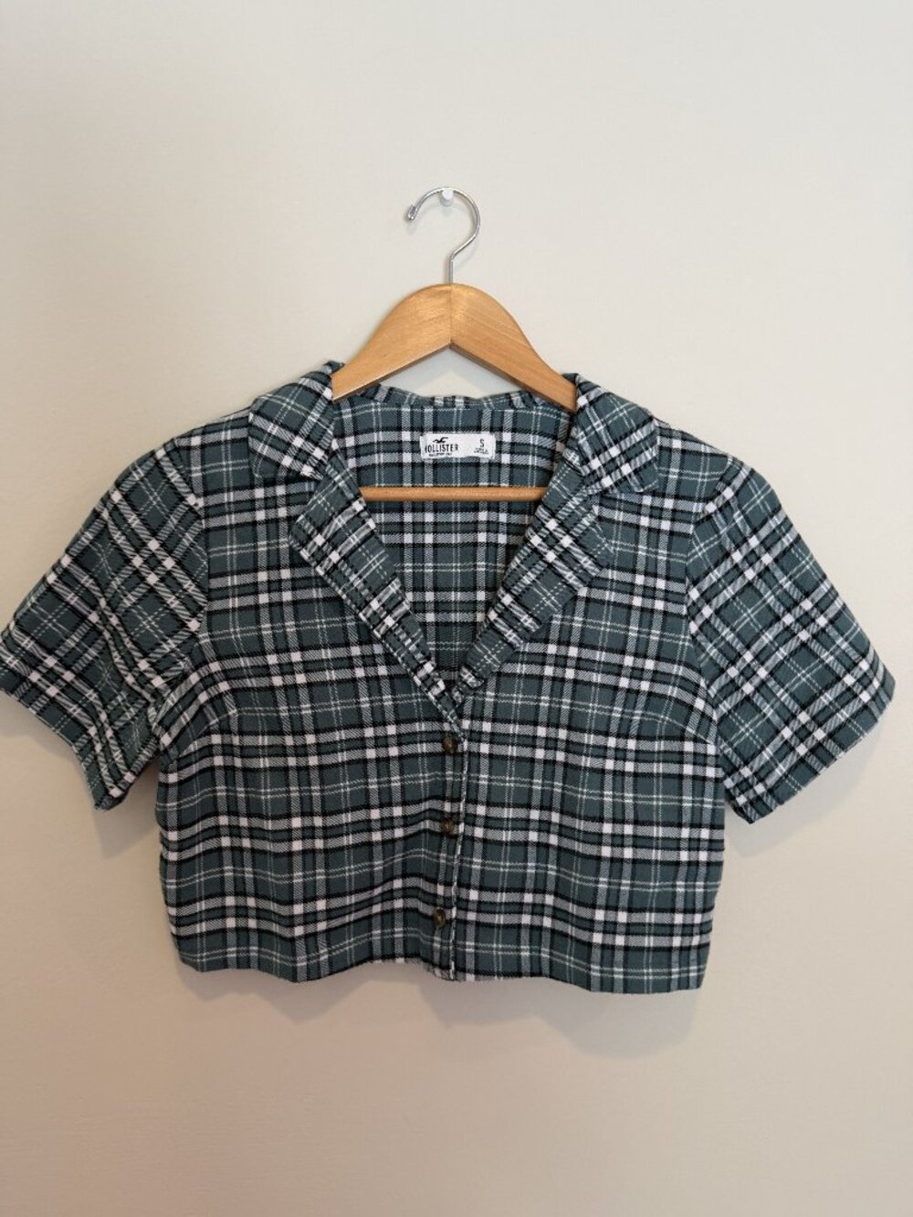 NWOT Hollister | Cropped Green Plaid Collared Button Up Shirt